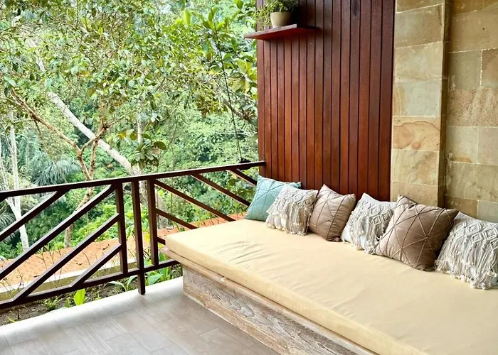アパート Superior One Bedroom W Stunning Waterfall View ウブド