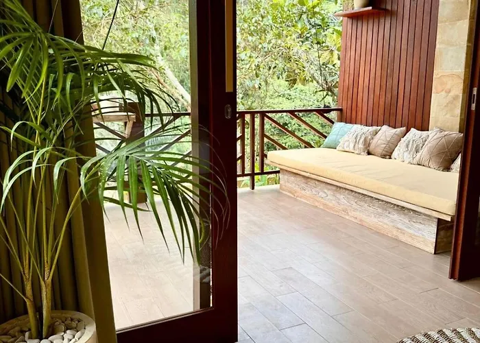 Superior One Bedroom W Stunning Waterfall View アパート